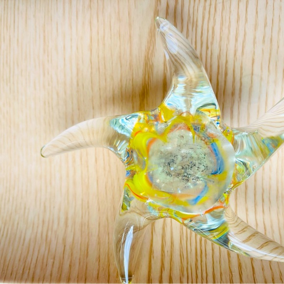 Starfish glass paperweight - Picture 7 of 7